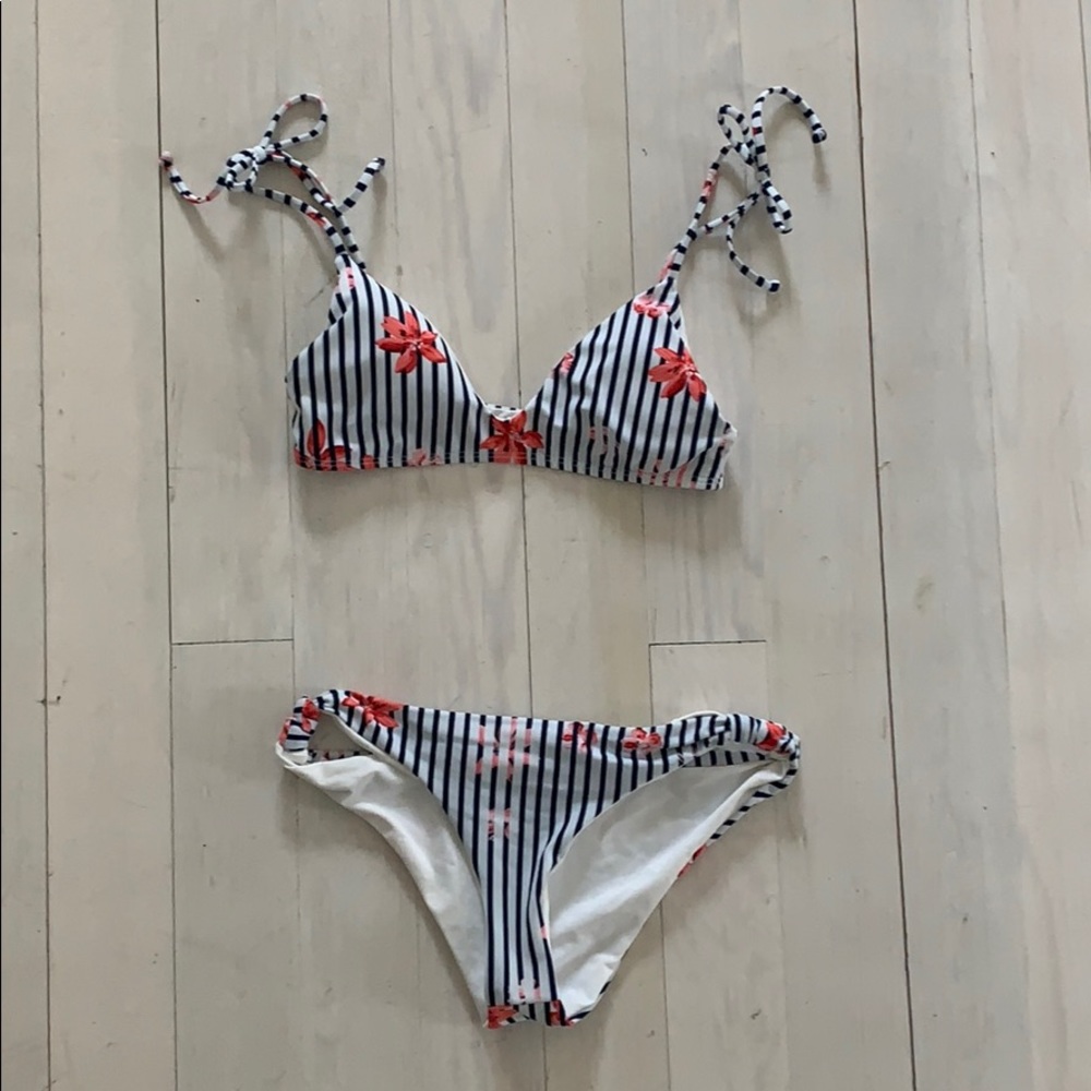 NEW never worn L space bikini set